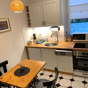 Gemuetliches 2p-apartment In Ruhiger Lage Apartment