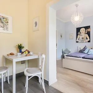 Galeriewohnung In Der Neustadt Apartment